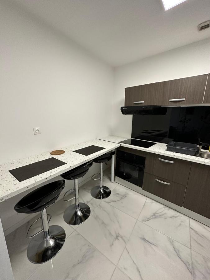 Appartement Meuble Proche Du Futuroscope Poitiers Eksteriør bilde